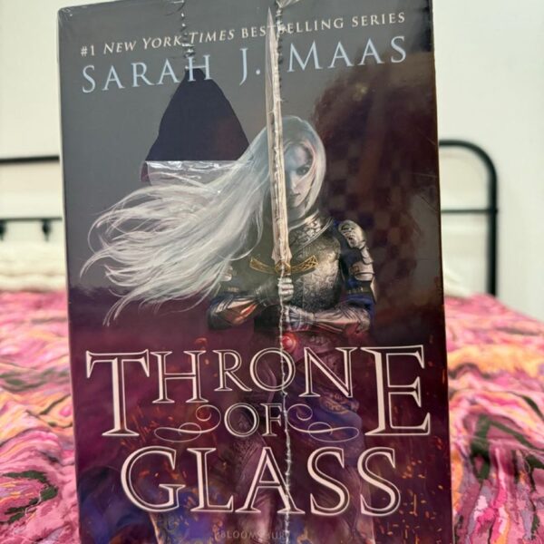 Throne of glass box set - Image 3